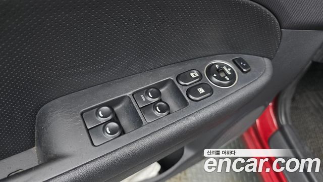 Hyundai i30 2008 — photo 11