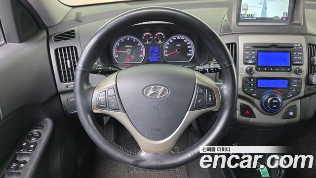 Hyundai i30 2008 — photo 13