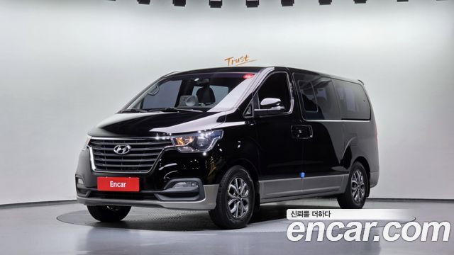 Hyundai Starex 2019 — photo 1