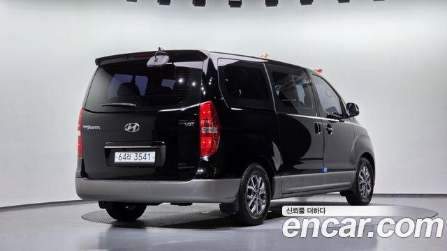Hyundai Starex 2019 — photo 2