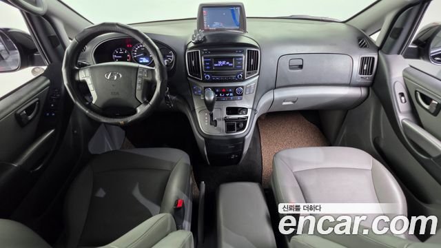 Hyundai Starex 2019 — photo 10