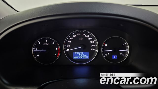 Hyundai Starex 2019 — photo 11