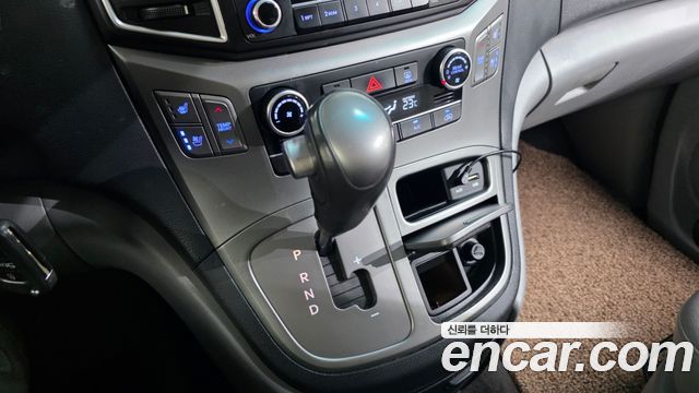 Hyundai Starex 2019 — photo 12