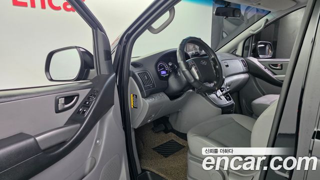 Hyundai Starex 2019 — photo 13