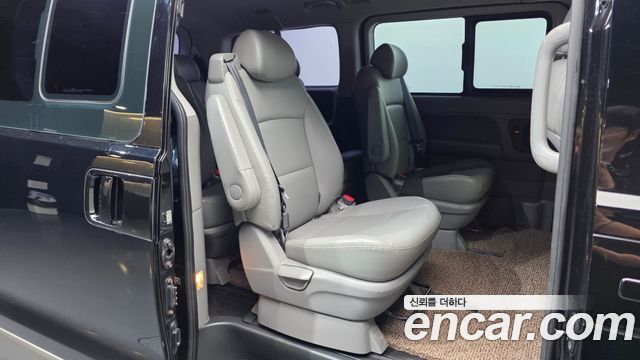 Hyundai Starex 2019 — photo 18