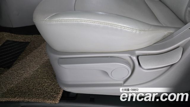 Hyundai Starex 2019 — photo 25