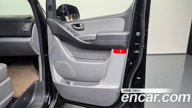 Hyundai Starex 2019 — photo 15