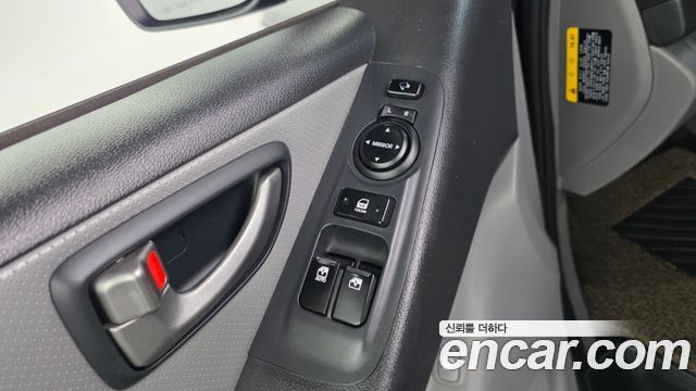 Hyundai Starex 2019 — photo 16
