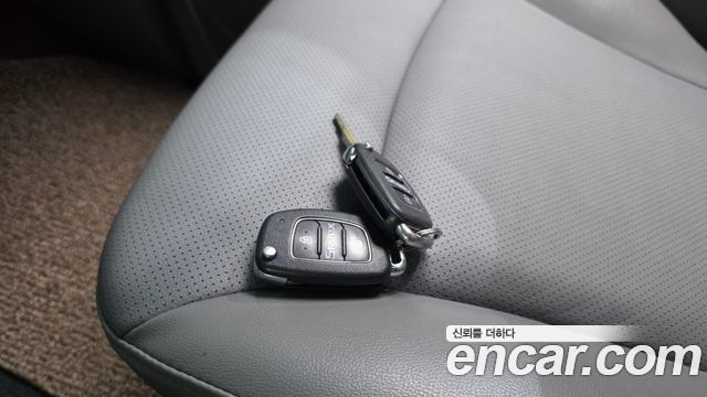 Hyundai Starex 2019 — photo 30