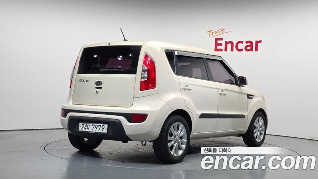 Kia Soul 2012 — photo 2