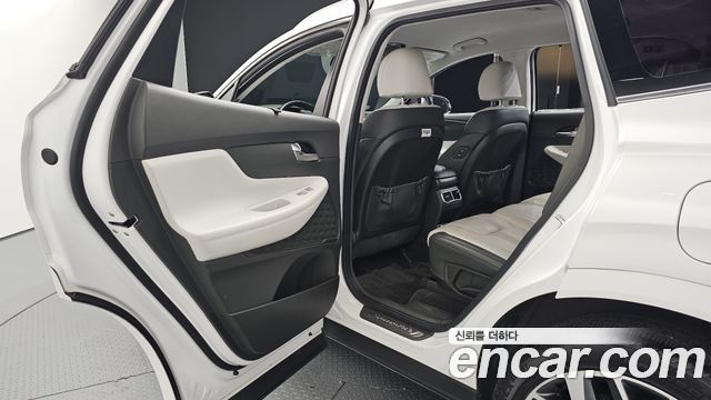 Hyundai Santafe 2021 — photo 18