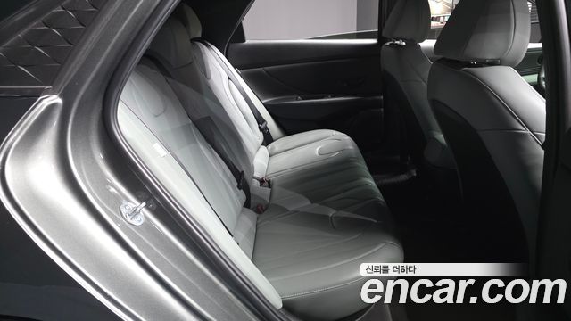 Hyundai AVANTE 2024 — photo 18