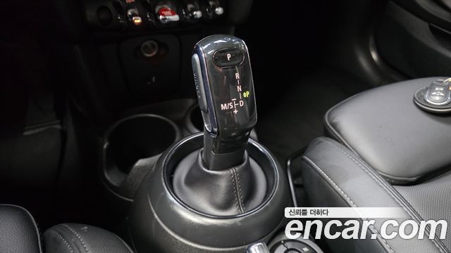 Mini Cooper 2019 — photo 12