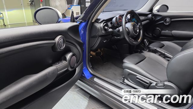 Mini Cooper 2019 — photo 13