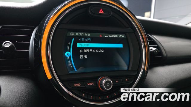 Mini Cooper 2019 — photo 21