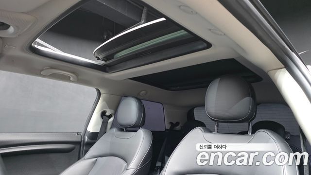 Mini Cooper 2019 — photo 22
