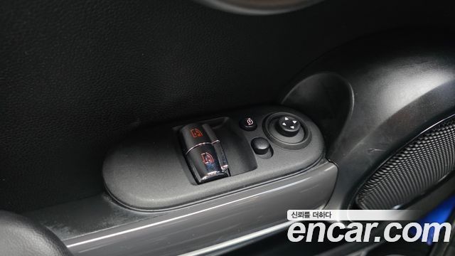 Mini Cooper 2019 — photo 26