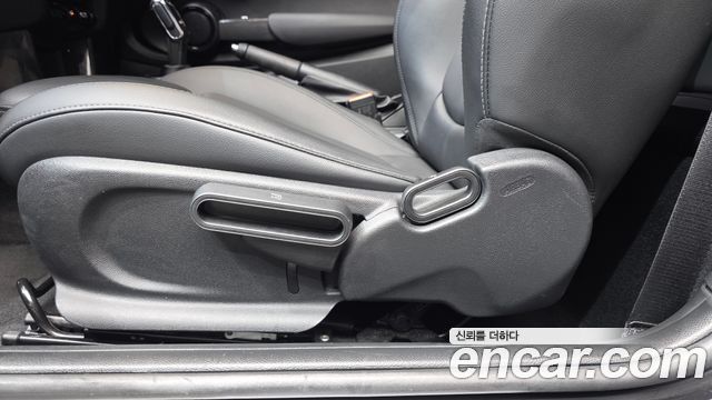 Mini Cooper 2019 — photo 27