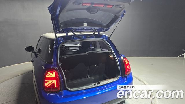 Mini Cooper 2019 — photo 30