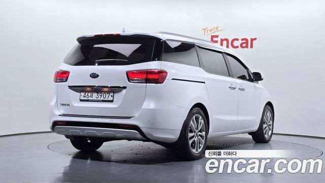 Kia Canival 2015 — photo 2