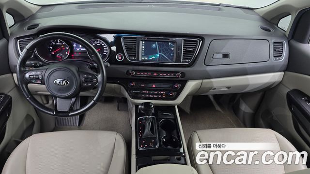 Kia Canival 2015 — photo 10