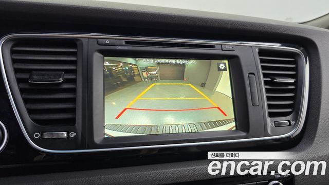 Kia Canival 2015 — photo 21