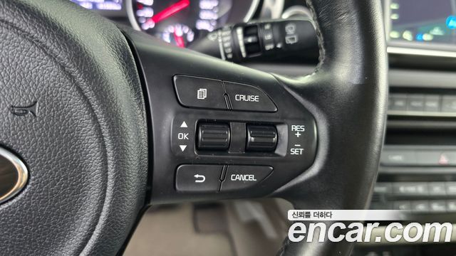 Kia Canival 2015 — photo 22