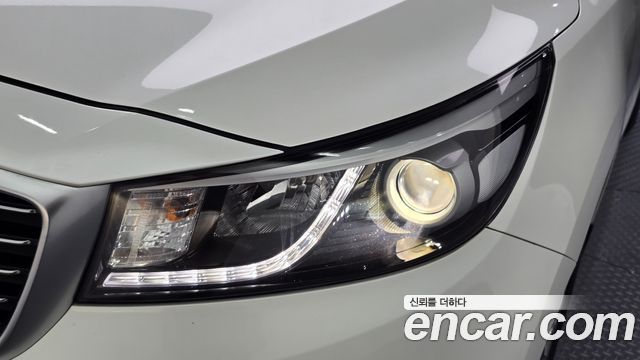 Kia Canival 2015 — photo 8