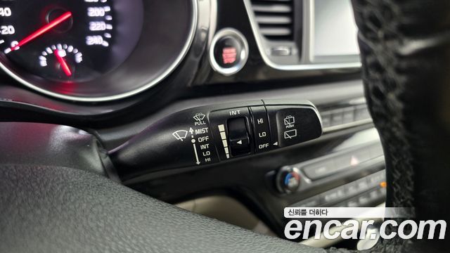 Kia Canival 2015 — photo 27