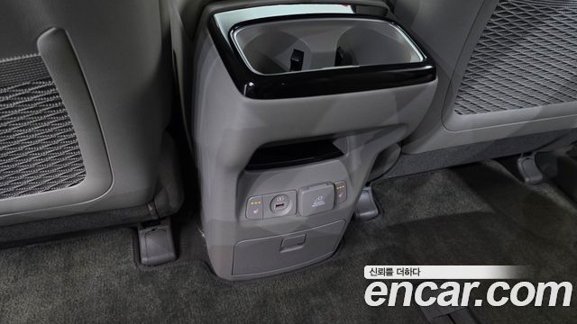 Kia Canival 2015 — photo 29