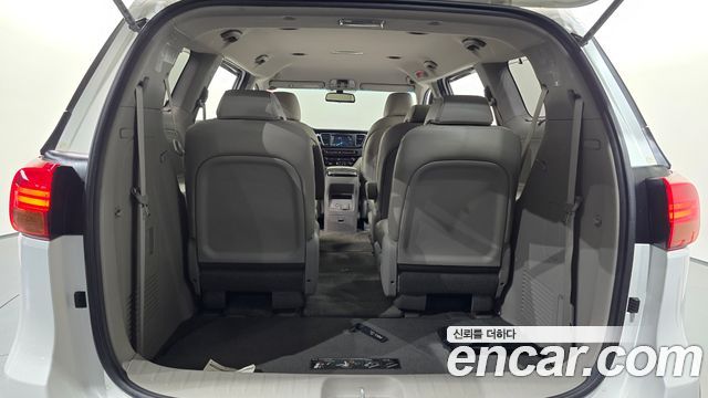 Kia Canival 2015 — photo 31