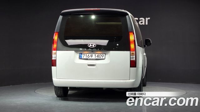 Hyundai Staria 2025 — photo 4
