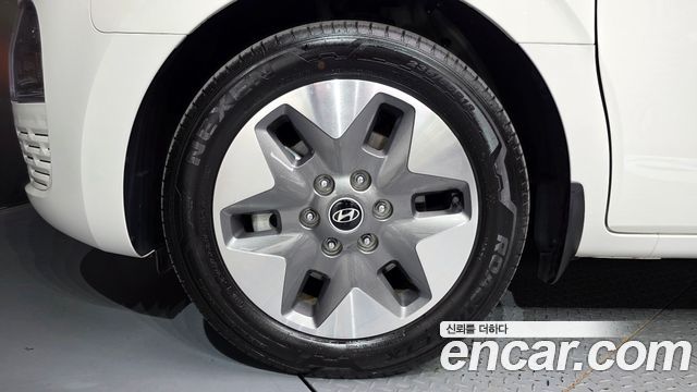 Hyundai Staria 2025 — photo 5