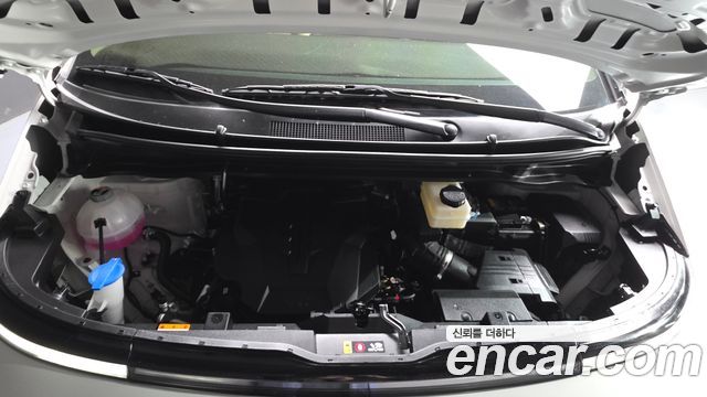 Hyundai Staria 2025 — photo 6
