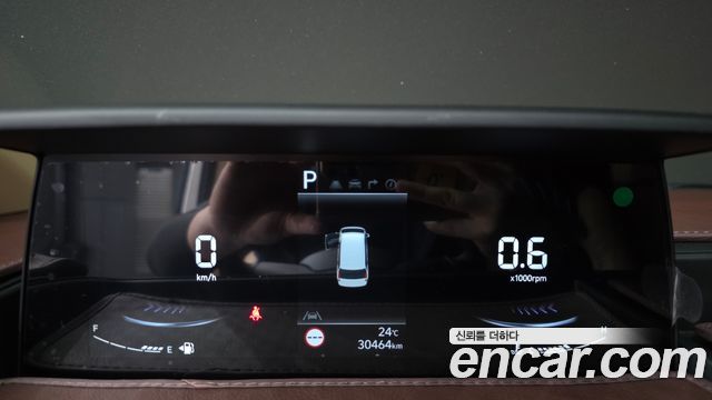 Hyundai Staria 2025 — photo 11
