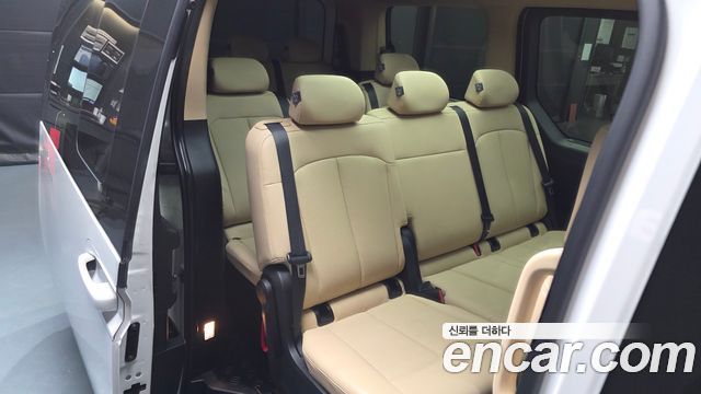 Hyundai Staria 2025 — photo 17
