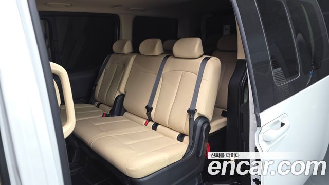 Hyundai Staria 2025 — photo 18