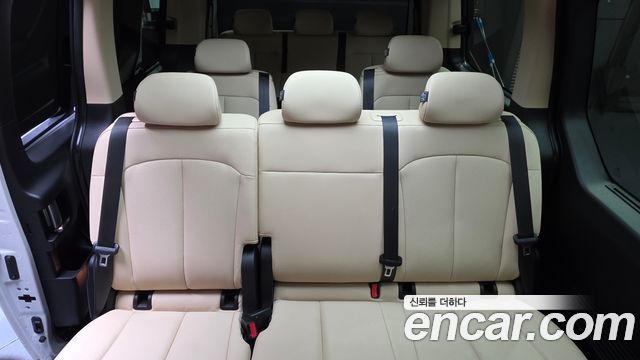 Hyundai Staria 2025 — photo 25