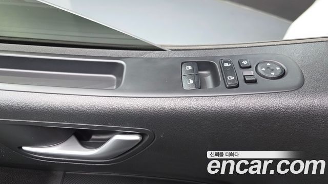Hyundai Staria 2025 — photo 26