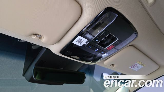 Hyundai Staria 2025 — photo 28