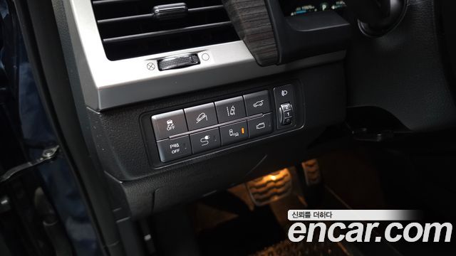 KG Mobility Rexton 2018 — photo 23