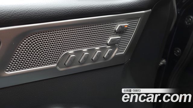 KG Mobility Rexton 2018 — photo 27