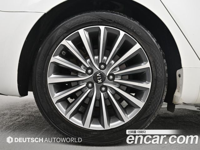 Kia K7 2016 — photo 17