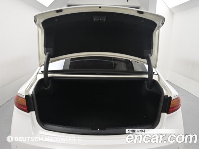 Kia K7 2016 — photo 18