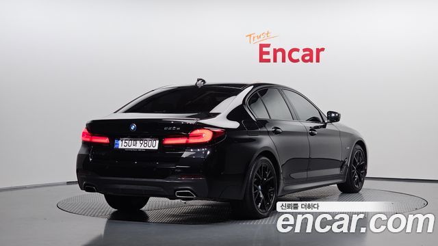 BMW 5-Series 2023 — photo 2