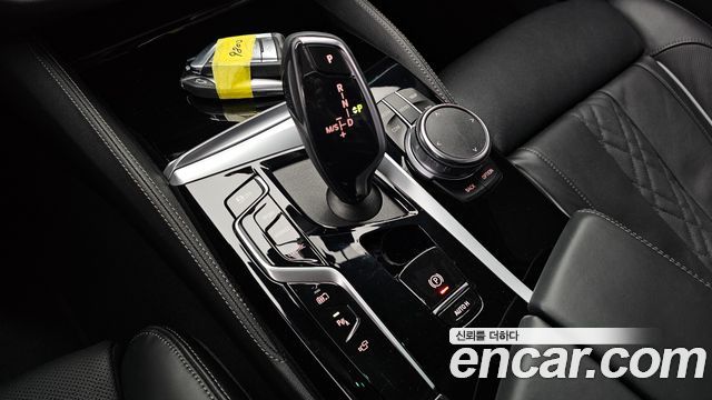 BMW 5-Series 2023 — photo 12