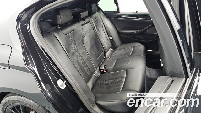 BMW 5-Series 2023 — photo 17