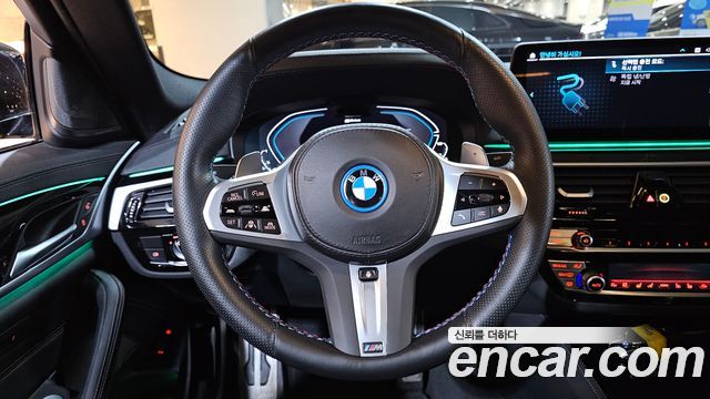 BMW 5-Series 2023 — photo 19