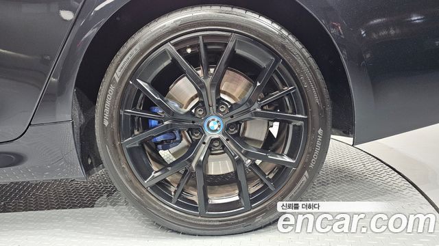 BMW 5-Series 2023 — photo 7