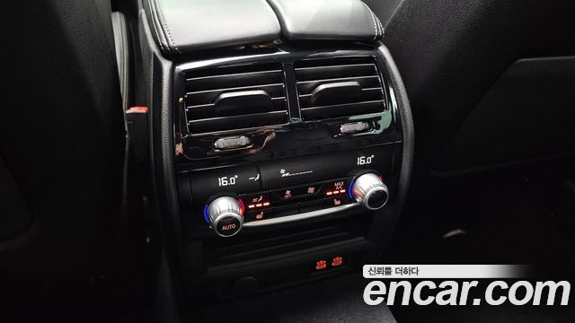 BMW 5-Series 2023 — photo 33